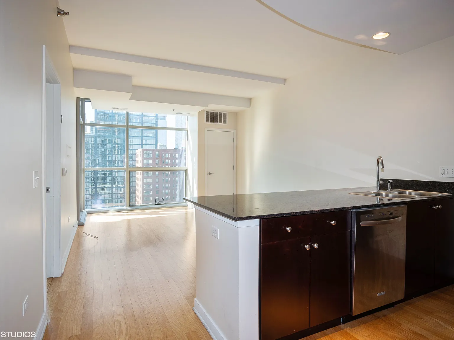 1 bed, 728 sqft, $2,800 — Photo 4