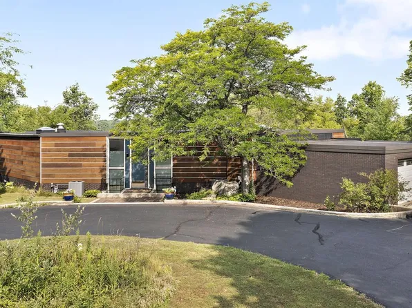 6171 Pleasant Hill DRIVE, West Bend, WI 53095