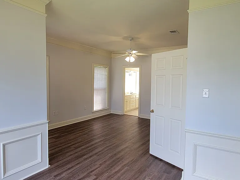 516 Windsor Dr — Photo 13