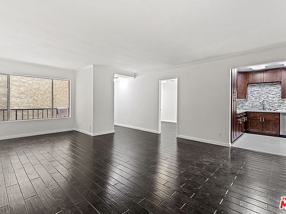 5th image of 1033 6th St APT 204