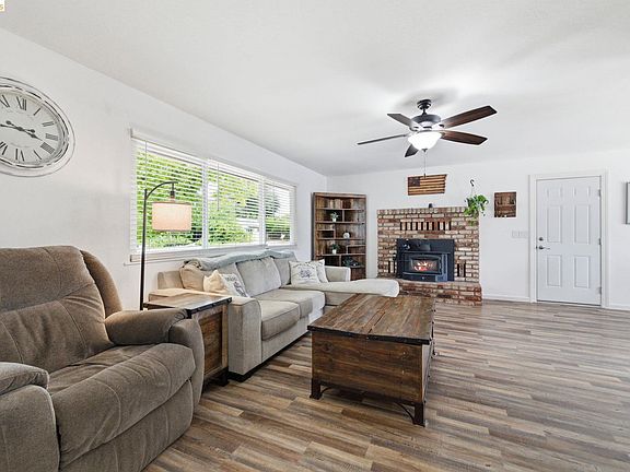 3rd image of 20460 W Walnut Dr