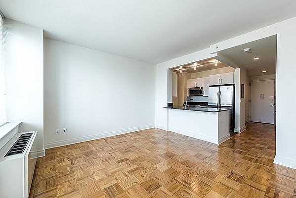 1st image of 1510 Lexington Ave APT 9R