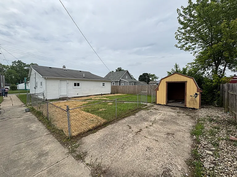920 State St — Photo 19