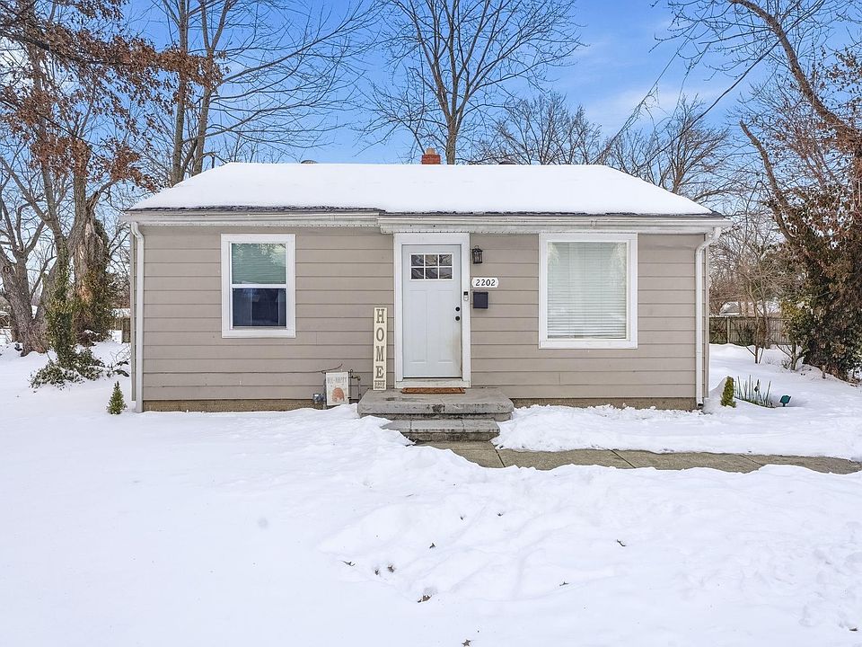 1st image of 2202 Ravenswood Dr