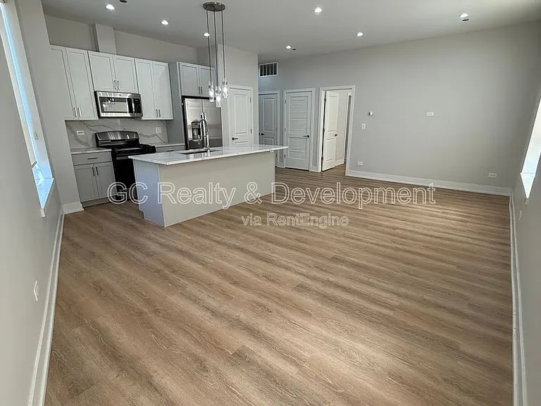 5071 N Northwest Hwy #203 — Photo 3