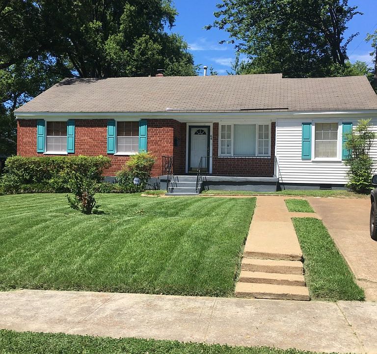 2nd image of 64 S Larchmont Dr