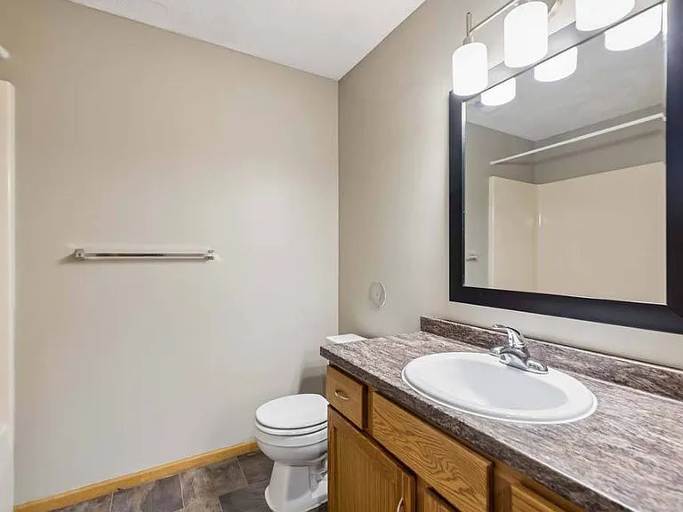 Highland View Apartments — Photo 177