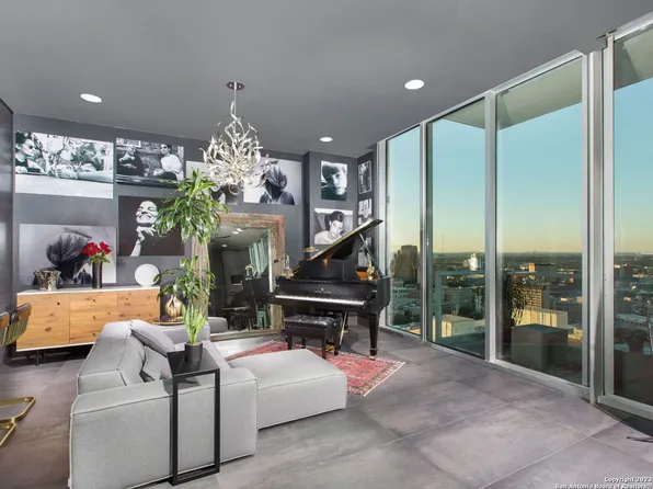 610 East Market Street, #2804, San Antonio, TX 78205