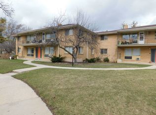 3536 S 77th St APT 8, Greenfield, WI 53220