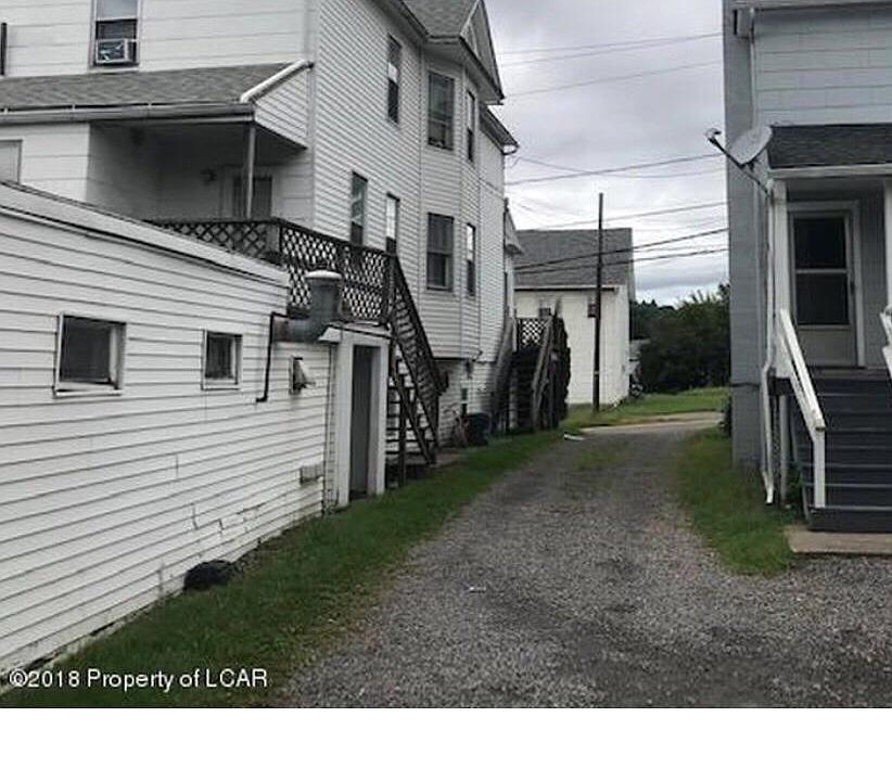 2nd image of 1 Oak St
