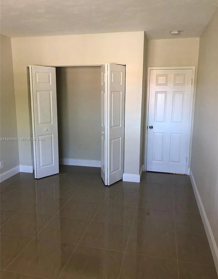 Pasadena Garden Apartment — Photo 4