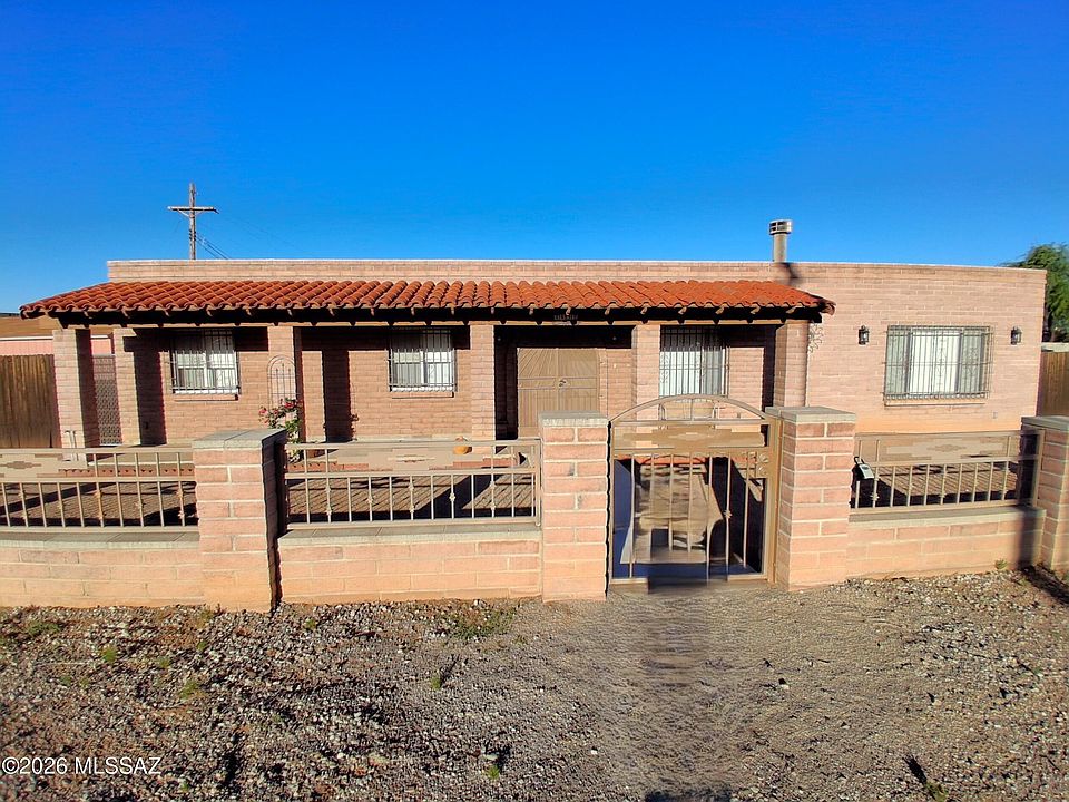 1st image of 2650 W Aurora Dr