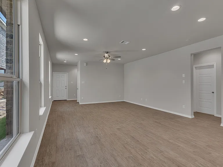 1729 Hazer Ln — Photo 16