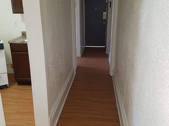 4th image of 1408 Krom St #3