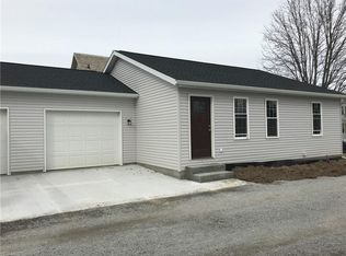 633 11th Dr NW, New Philadelphia, OH 44663