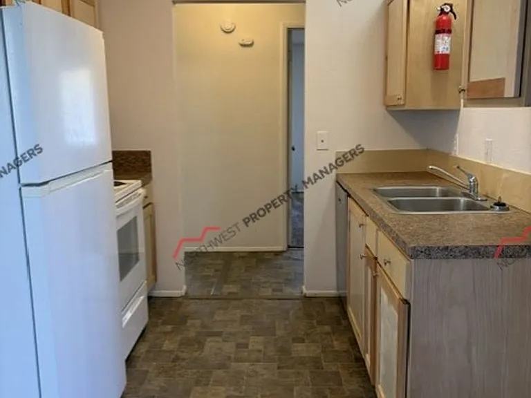1101 Woodland Ave — Photo 6
