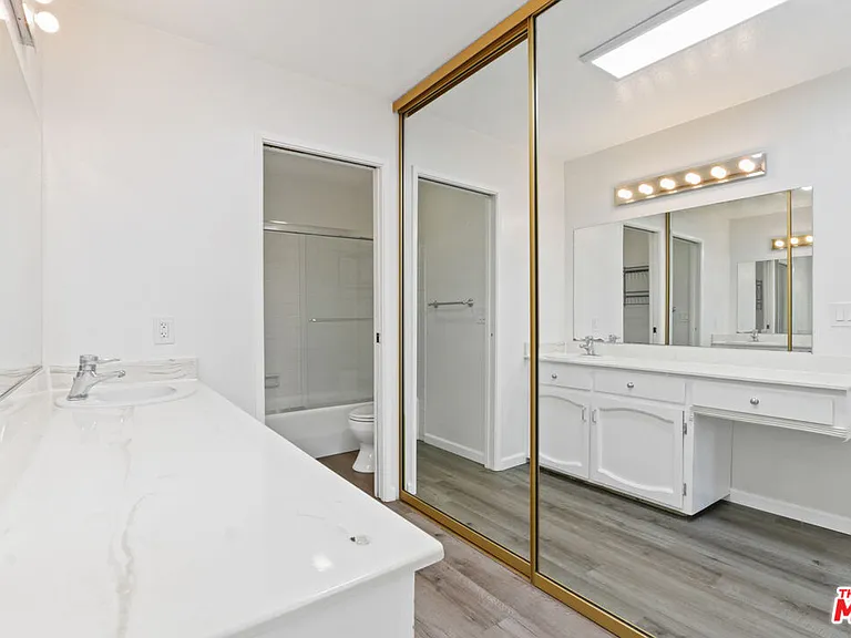 11064 La Grange Ave #4 — Photo 15