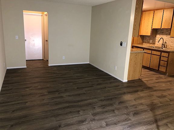 3rd image of 7635 Lankershim Blvd APT 6