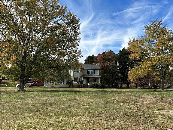 4th image of 304 Mirinda Ln