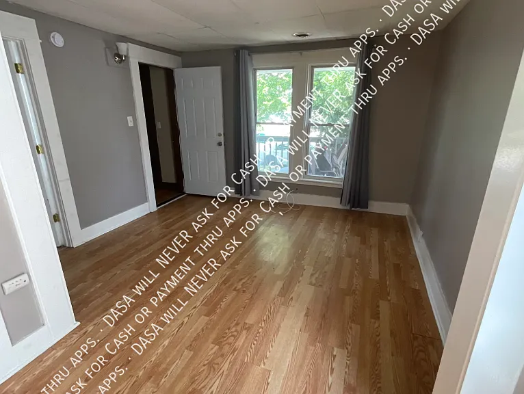 56 Peoria St #LOWER — Photo 3