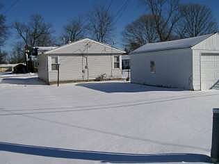 3rd image of 6 N Saint Clair St