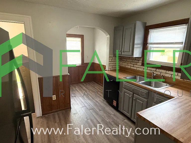 1718 John Glenn Rd — Photo 7