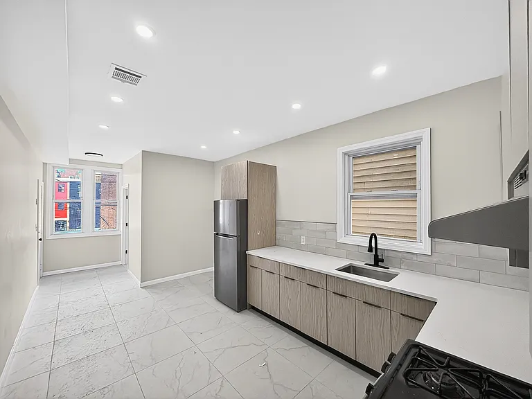 345 Walnut St #3R — Photo 26