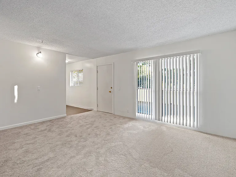 500 Glenwood Cir #411 — Photo 5