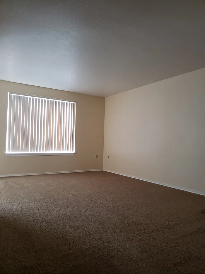 1055 Capitol St NE photo 1