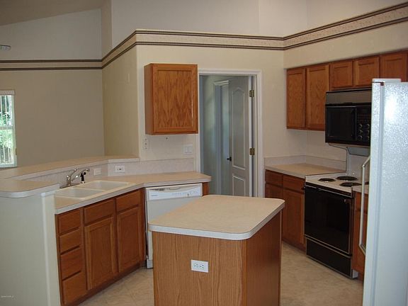 Kitchen to Laundry Rm & Pantry