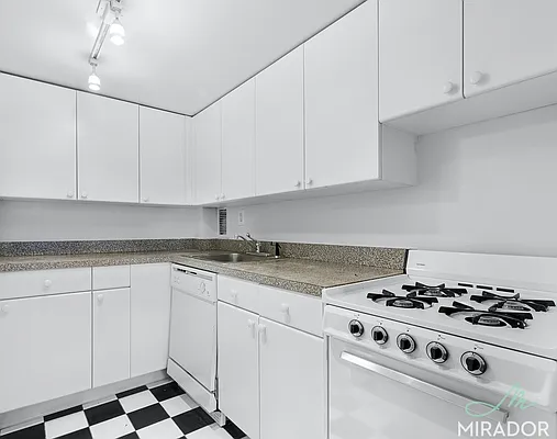 Rented by Mirador Real Estate | media 27