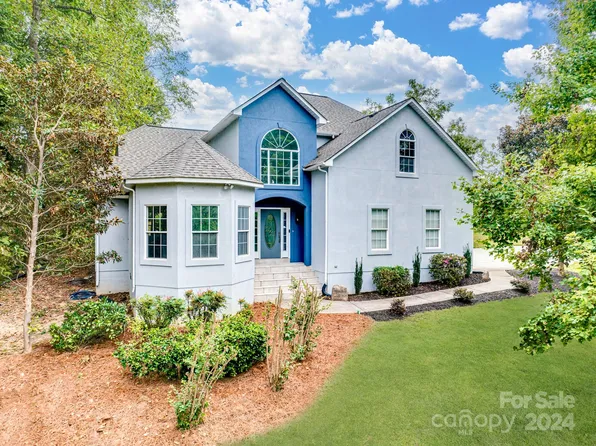 104 Grand Bay Dr, Mooresville, NC 28117