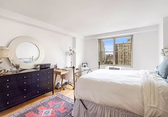 3rd image of 303 W 66th St APT 20LW
