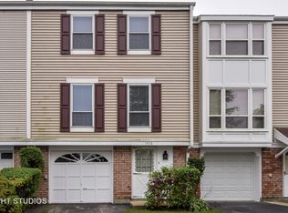 1974 Holbrook Ln, Hoffman Estates, IL 60169