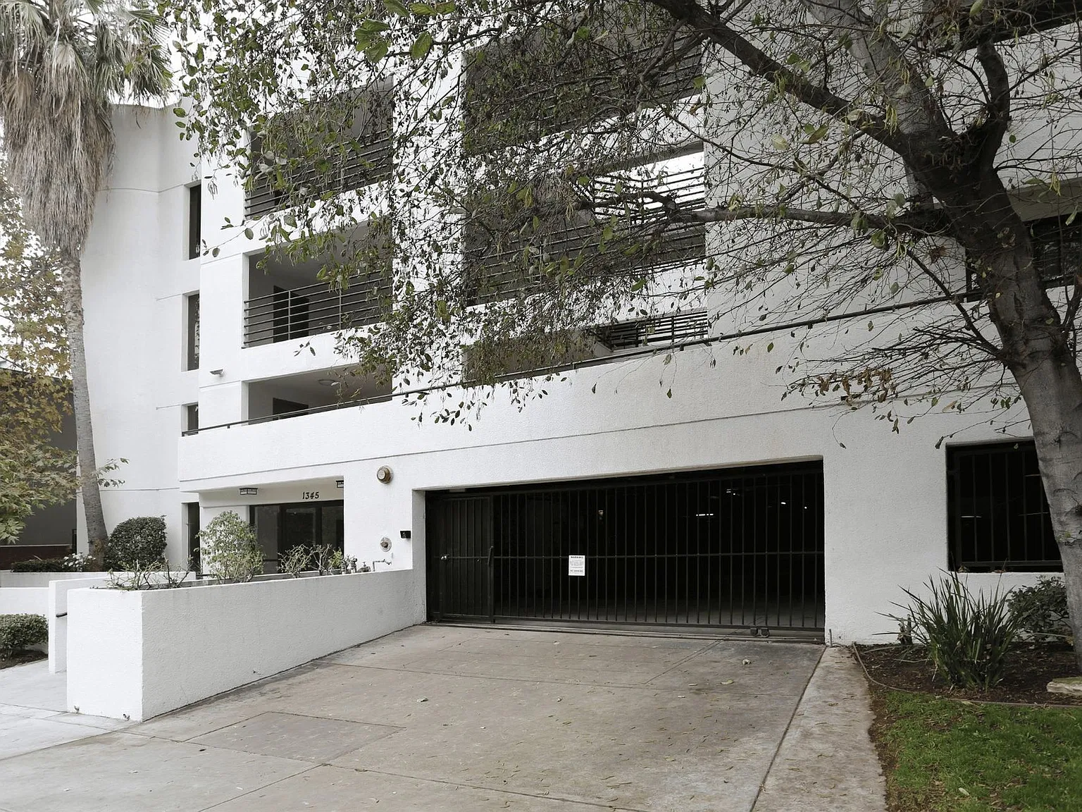 1345 Beverly Glen Blvd — Photo 3