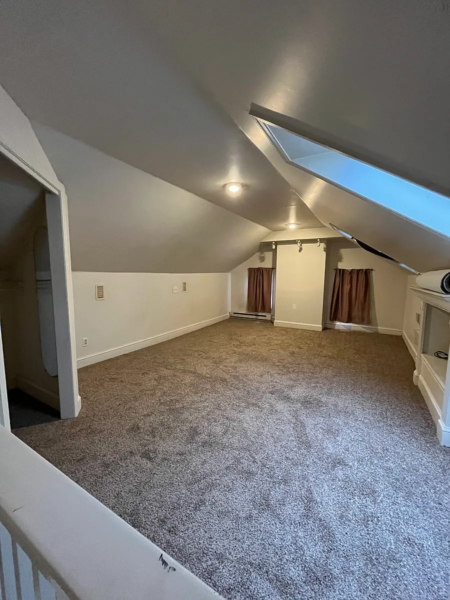 Building Photo - 133-135 S 8th St #1