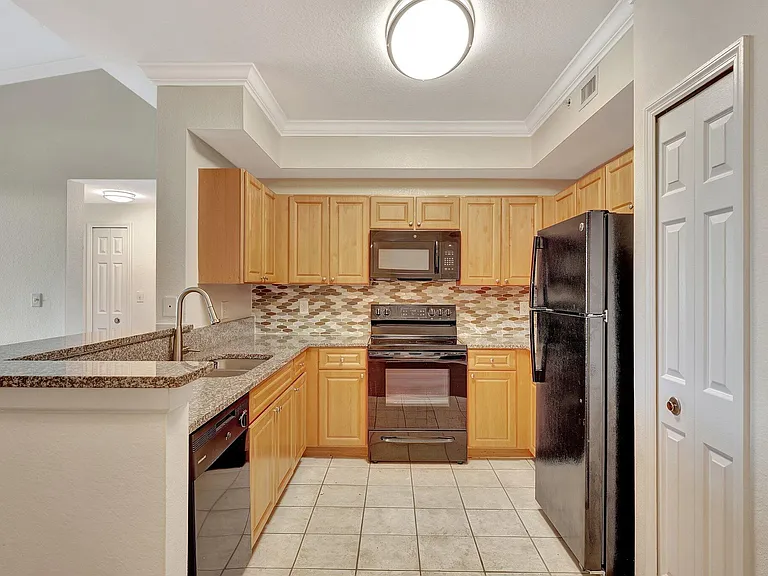 15055 Michelangelo Blvd #208 — Photo 3