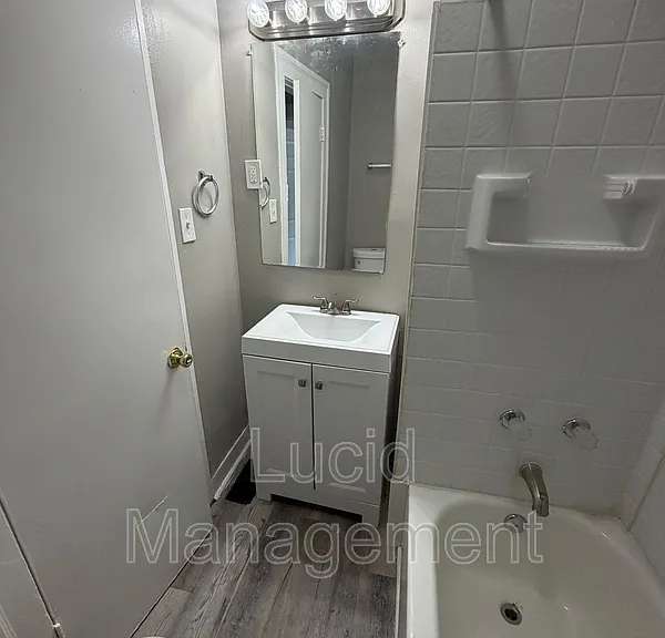 1106 Euclid Ave #1 — Photo 8