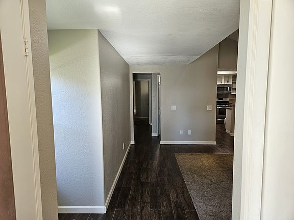 4th image of 42020 Teatree Ct