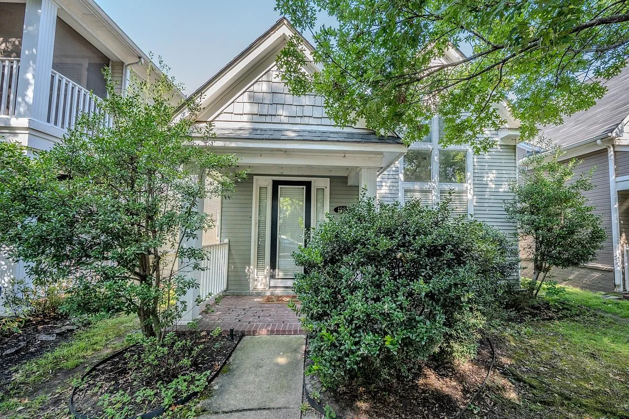 3 bed, 2.5 bath, 1541 sqft, $2,290 — Photo 3