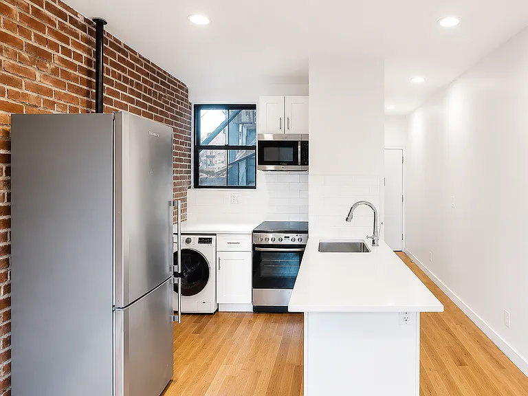 75 Pineapple St #5D — Photo 3