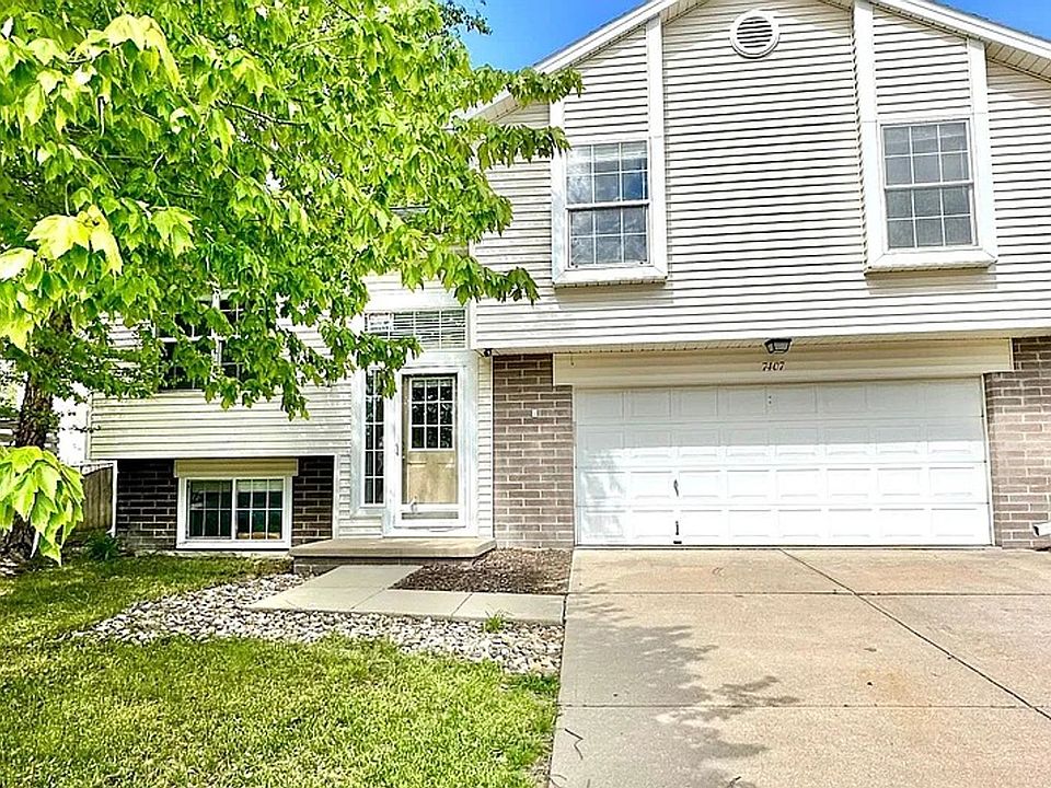 1st image of 7407 S 176th Cir