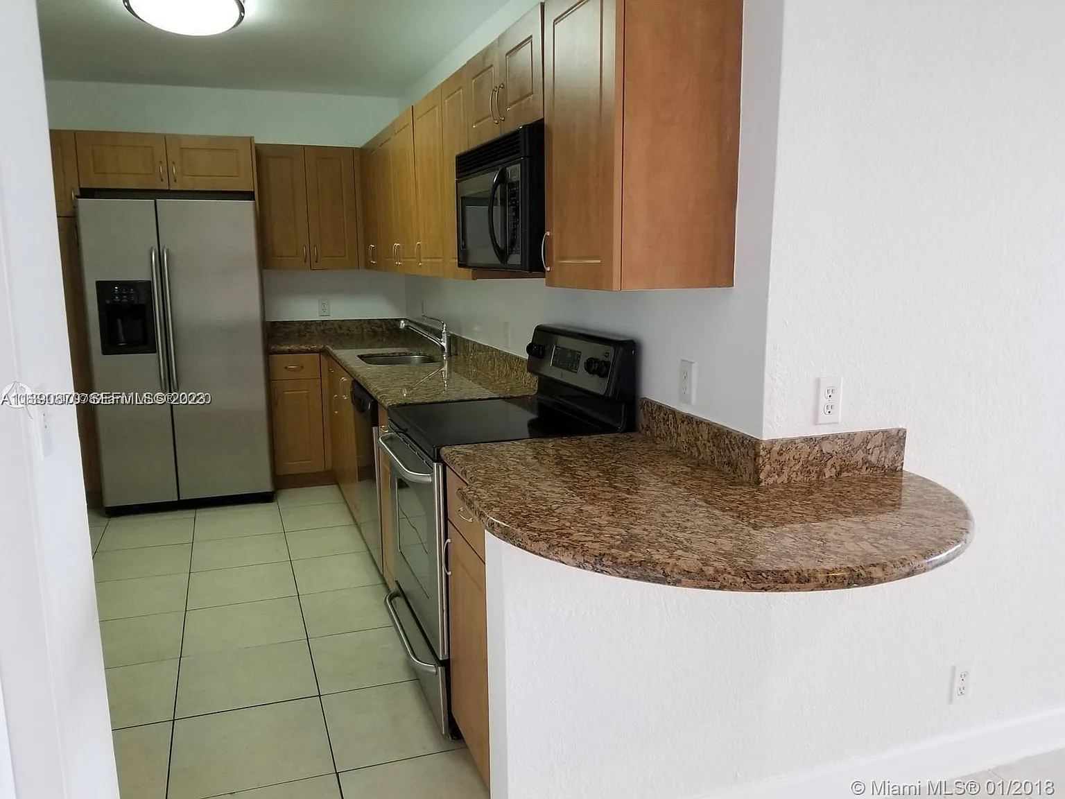 1 bed, 922 sqft, $2,450 — Photo 3