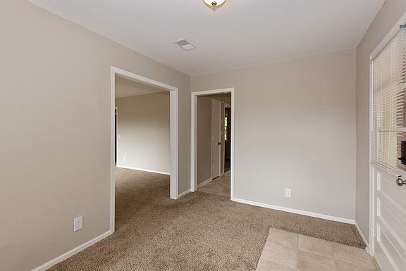 Hudson Homes Management - Foyer