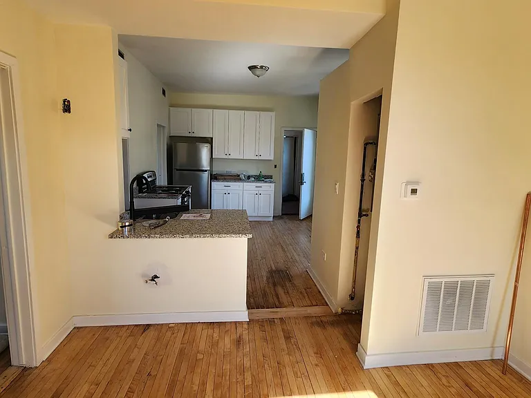 2142 S Albany Ave #3F — Photo 9