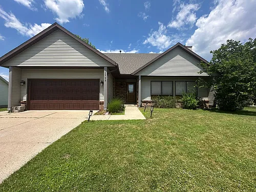 1795 Forest Lake Dr SE Photo 1