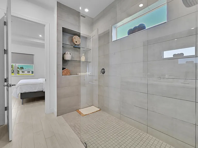 14185 SW Daphne St — Photo 17