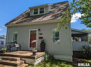 220 S Onstott St, Du Quoin, IL 62832
