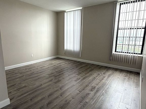 5th image of 2 Weaver St APT 518
