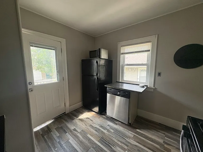 344 Vester St — Photo 7